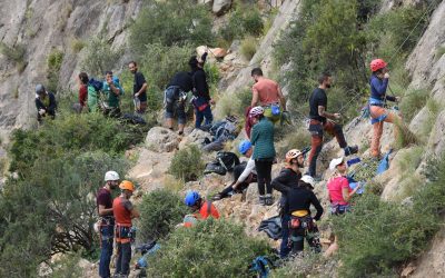 Más de medio millar de montañeros y senderistas visitan Redován en el puente de la Constitución